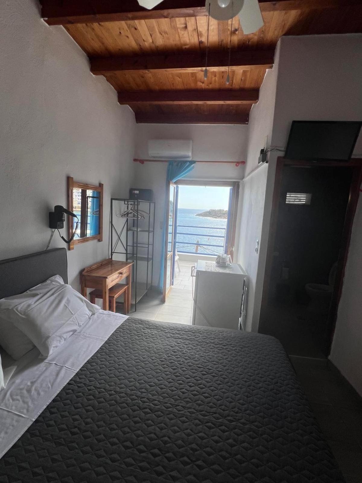 Scirocco Rooms Loutrón Luaran gambar