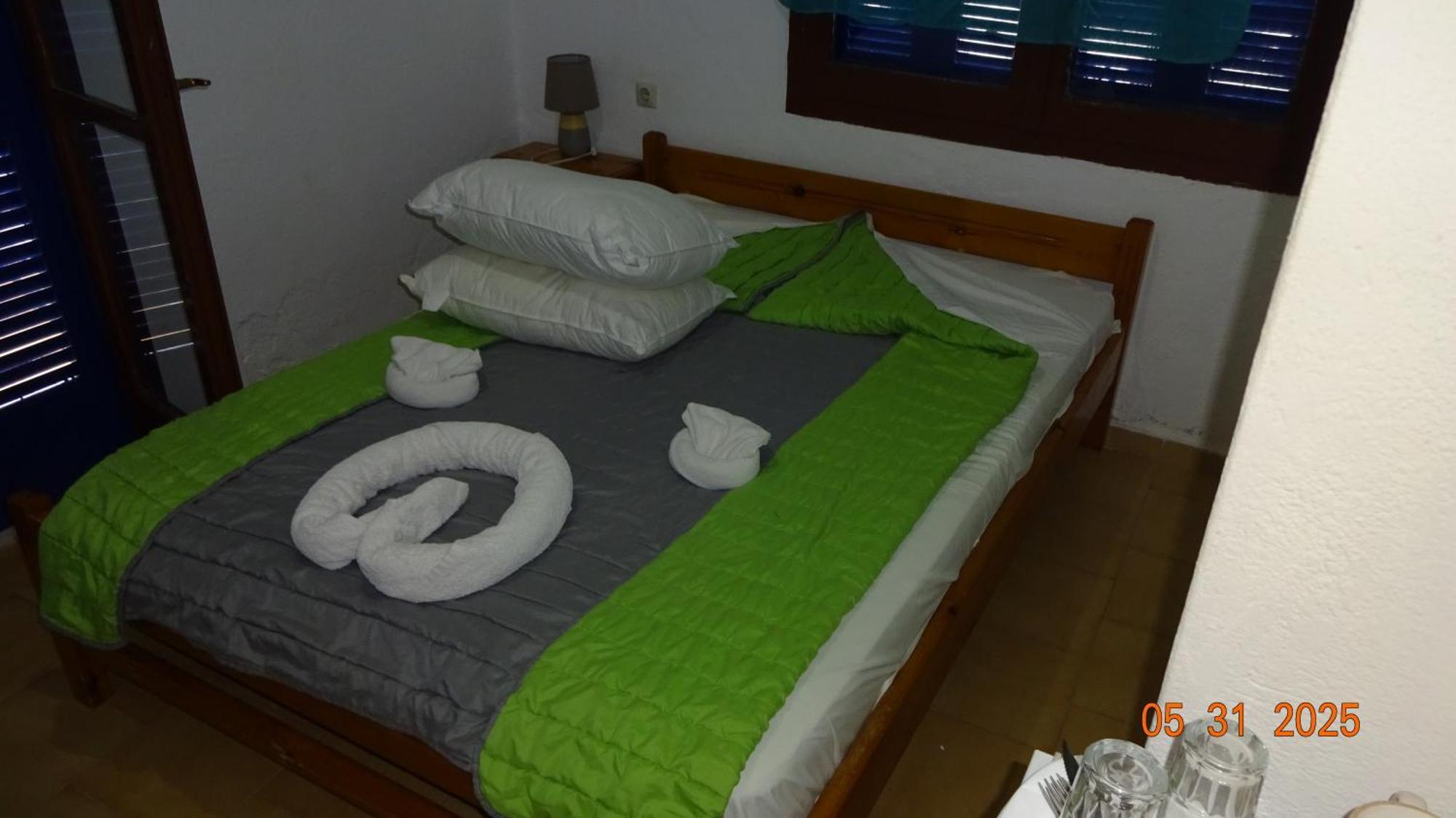 Scirocco Rooms Loutrón Luaran gambar