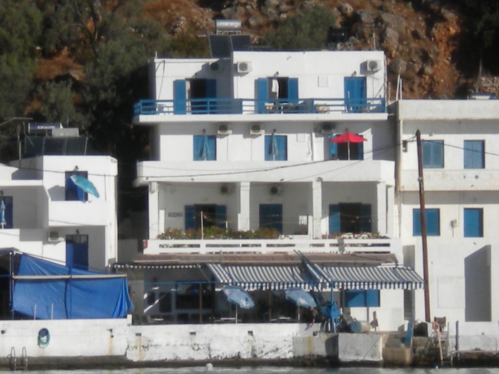 Scirocco Rooms Loutrón Luaran gambar